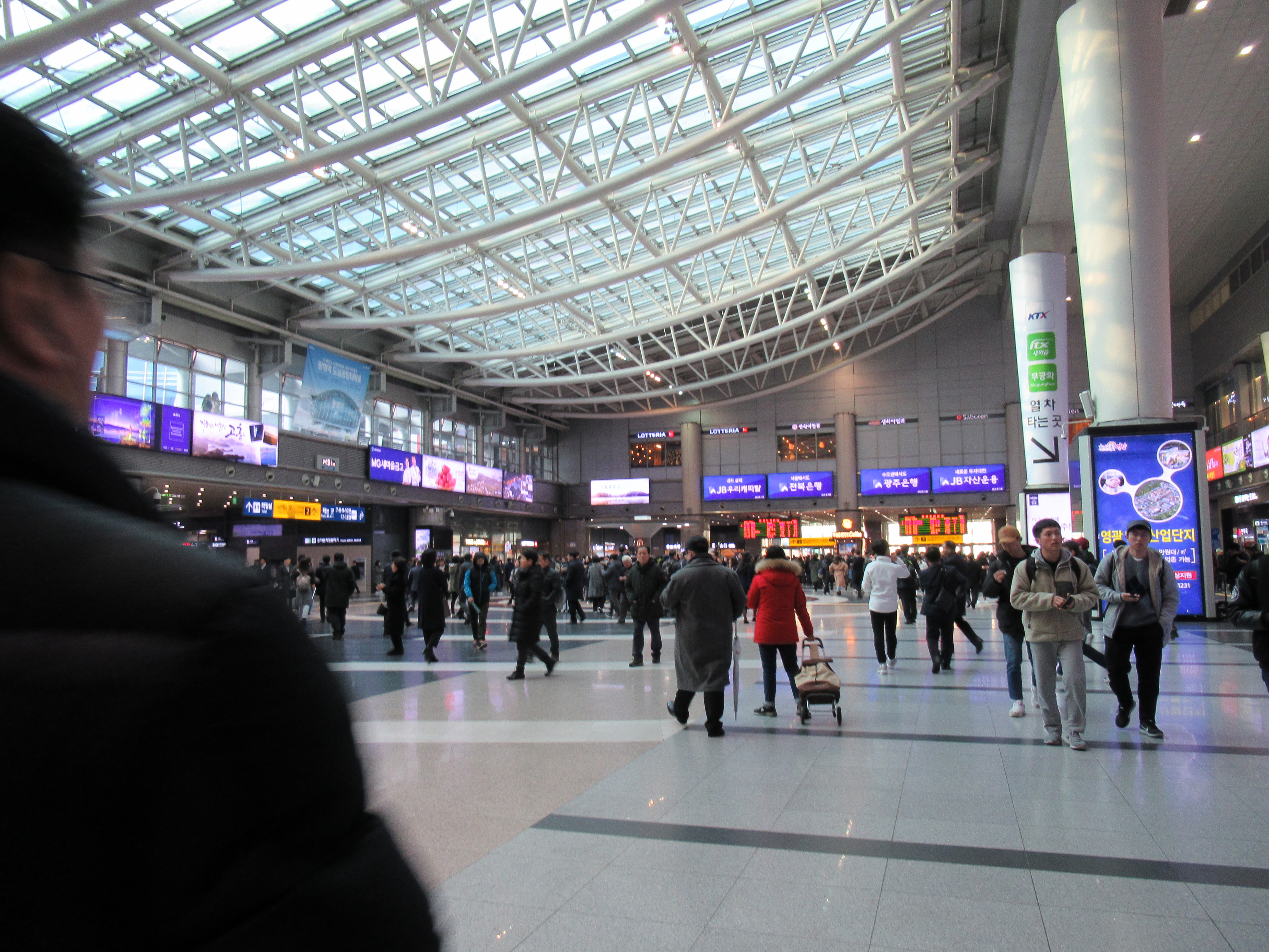 韓国 ｜ 龍山駅は大きな駅でした