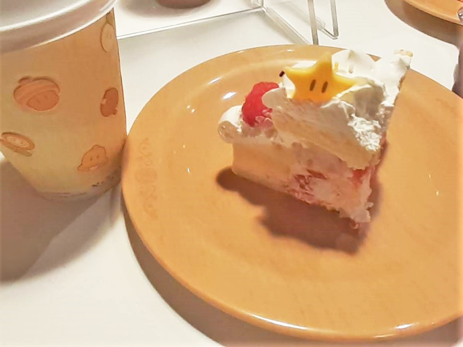 ユニバーサルスタジオジャパン　ピノキオカフェ　ピーチ城のケーキ　